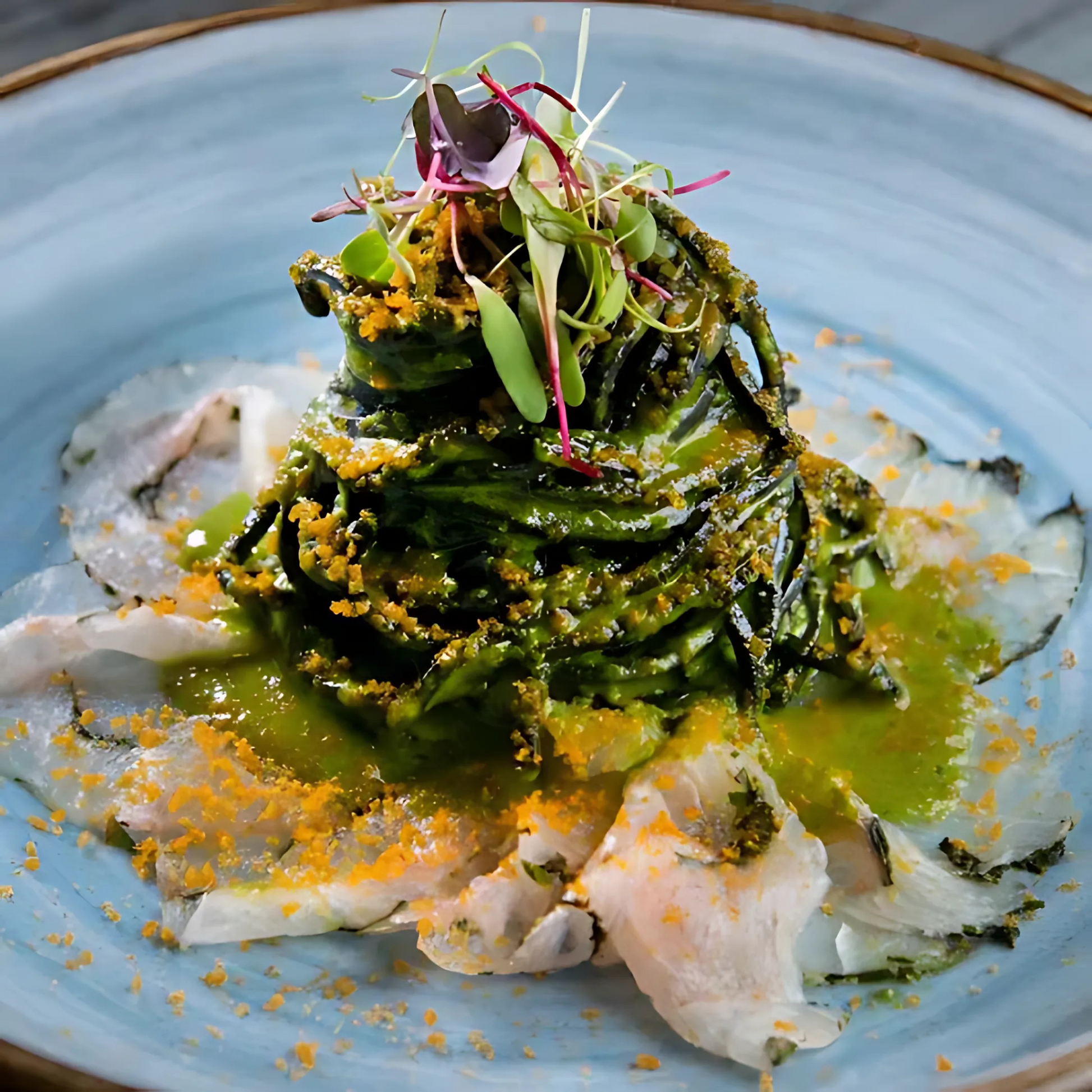 Tagliolini Neri con Pesto e Pesce